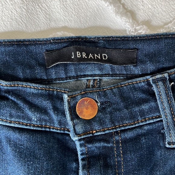 J Brand skinny jeans, size 26. Very soft and very stretchy fabric. - Picture 3 of 7